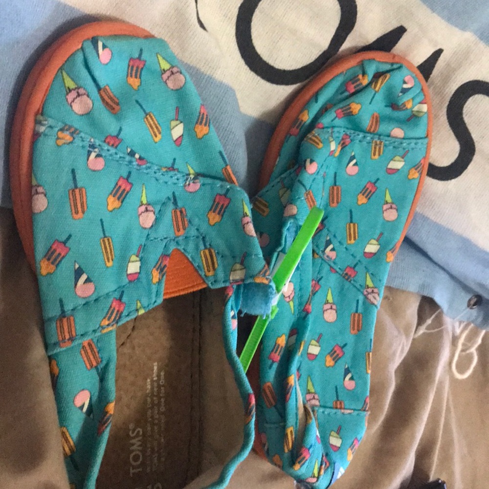 Toms baby girl shoes